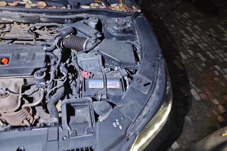 Used Honda Accord 2014 2.0L LX Comfort Edition Engine Bay Left