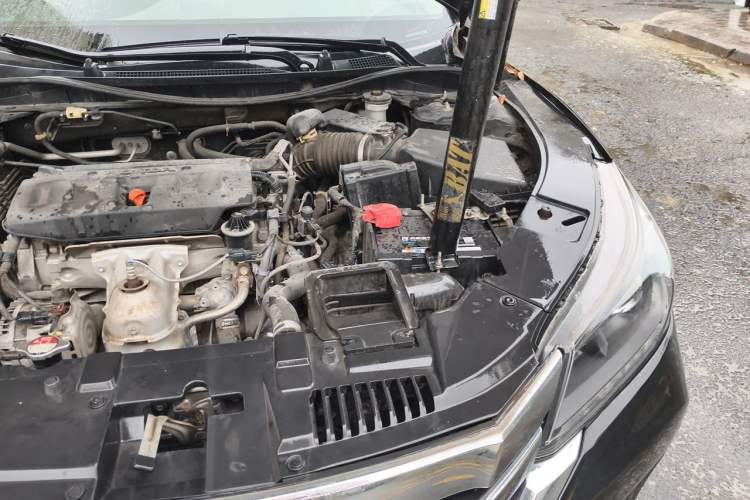 Used Honda Accord 2014 2.0L LX Comfort Edition Engine Bay Left