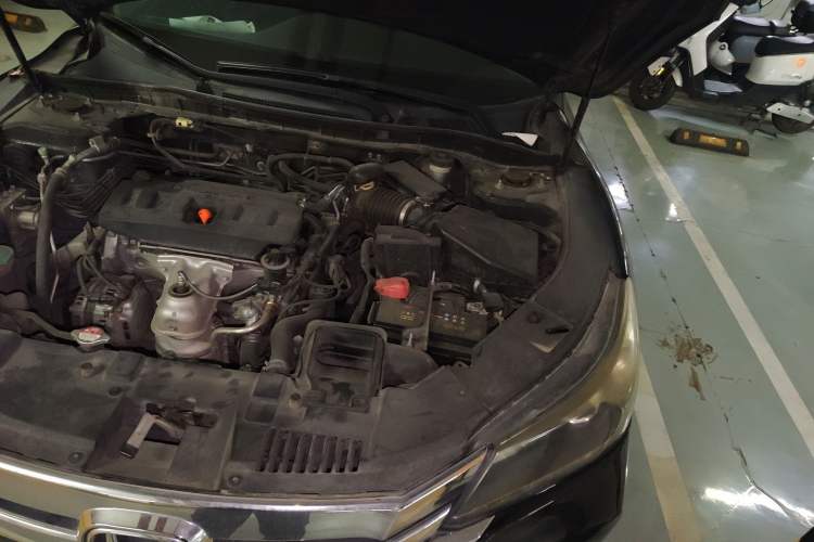 Used Honda Accord 2014 2.0L EX Luxury Edition Engine Bay Left