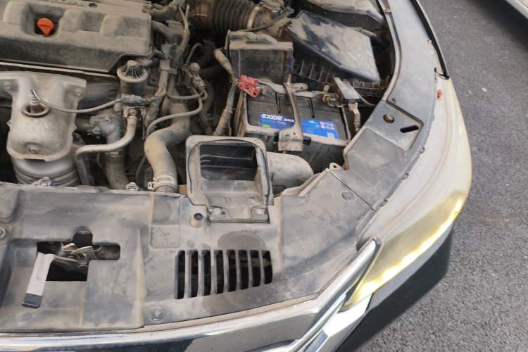 Used Honda Accord 2014 2.0L EXN Luxury Navigation Edition Engine Bay Left