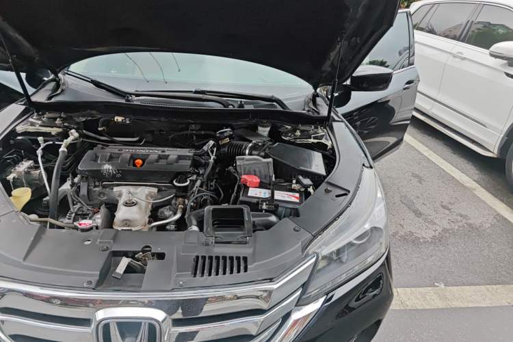 Used Honda Accord 2014 2.0L LX Comfort Edition Engine Bay Left
