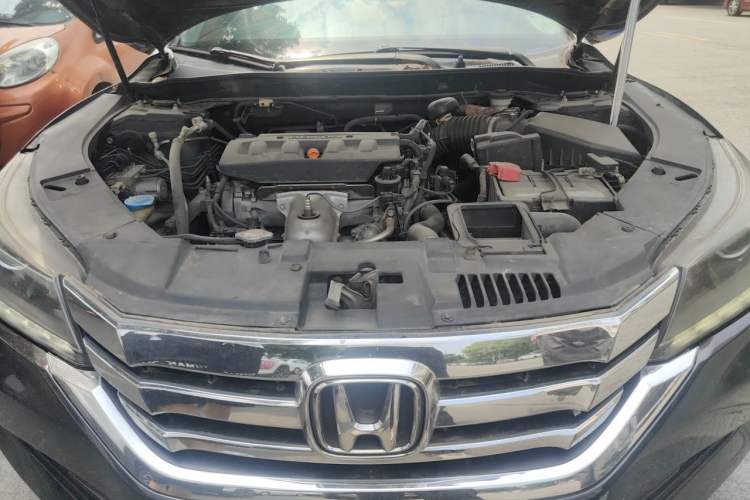 Used Honda Accord 2014 2.0L LX Comfort Edition Engine Bay