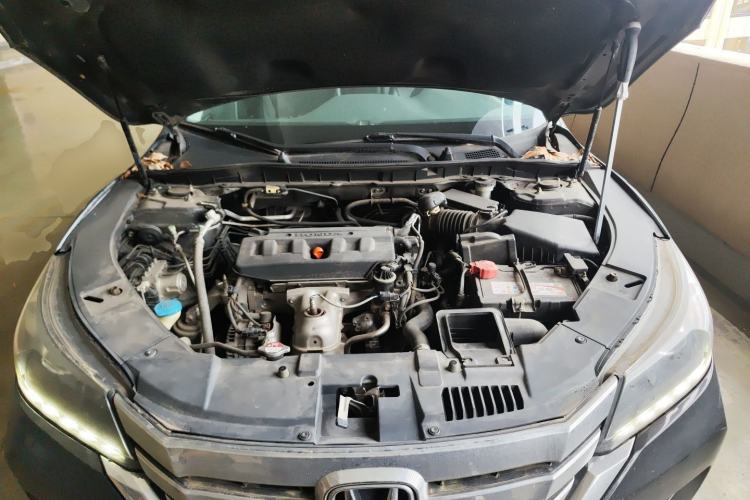 Used Honda Accord 2014 2.0L EX Luxury Edition Engine Bay