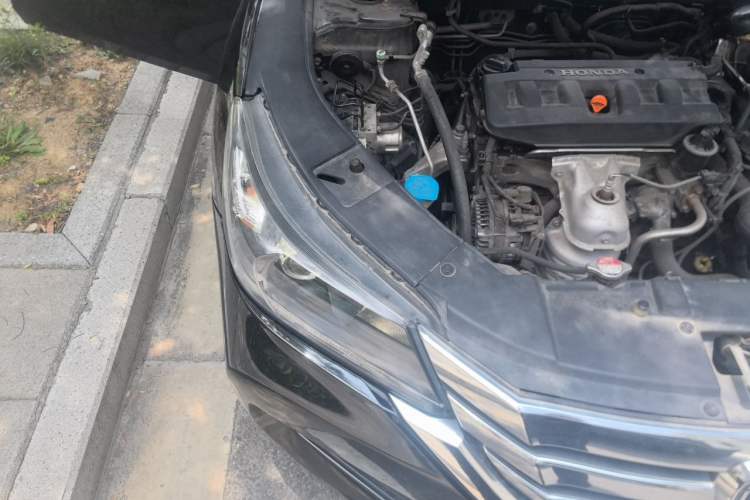 Used Honda Accord 2014 2.0L EX Luxury Edition Engine Bay Right