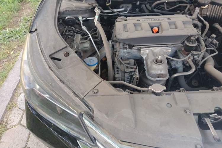 Used Honda Accord 2014 2.0L LX Comfort Edition Engine Bay Right