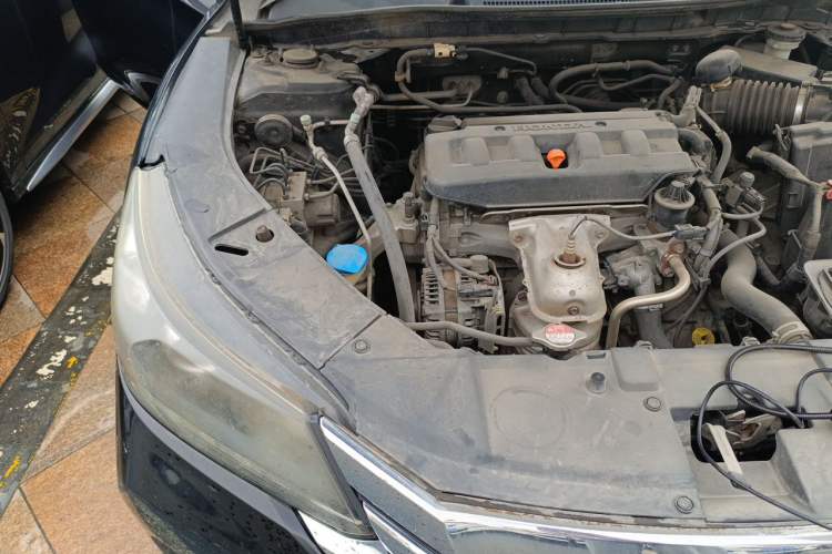 Used Honda Accord 2014 2.0L LX Comfort Edition Engine Bay Right