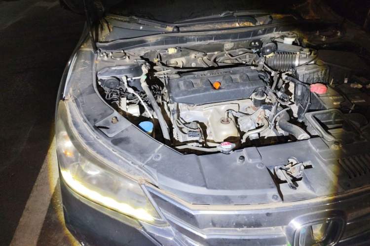 Used Honda Accord 2014 2.0L LX Comfort Edition Engine Bay Right