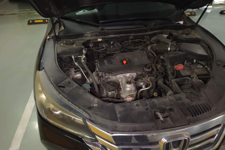 Used Honda Accord 2014 2.0L EX Luxury Edition Engine Bay Right