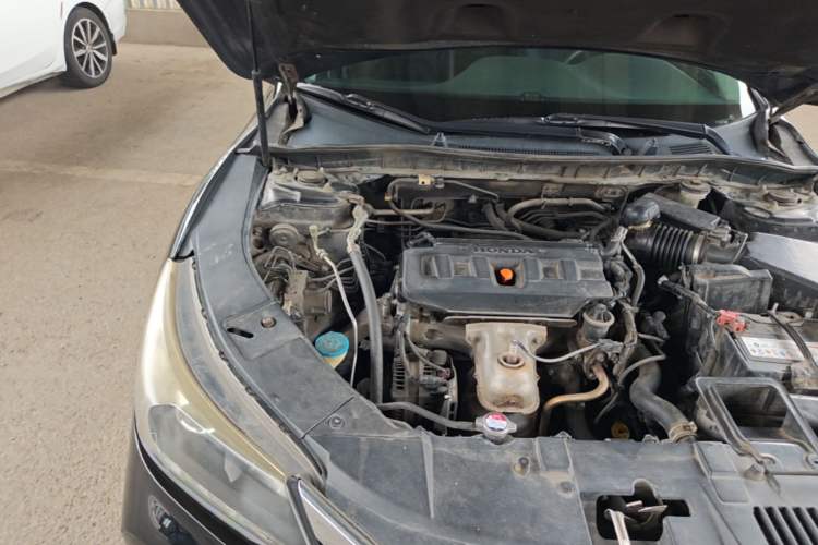 Used Honda Accord 2014 2.0L LX Comfort Edition Engine Bay Right