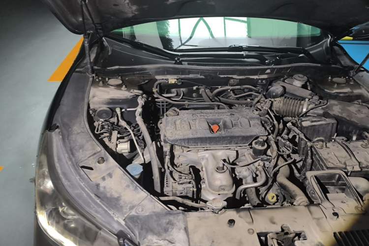 Used Honda Accord 2014 2.0L LX Comfort Edition Engine Bay Right