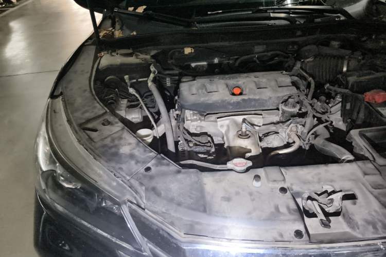 Used Honda Accord 2014 2.0L LX Comfort Edition Engine Bay Right