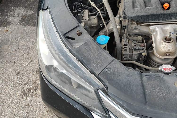 Used Honda Accord 2014 2.0L EX Luxury Edition Engine Bay Right