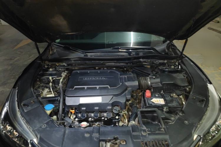 Used Honda Accord 2014 3.0L EXLN Flagship Edition Engine Bay