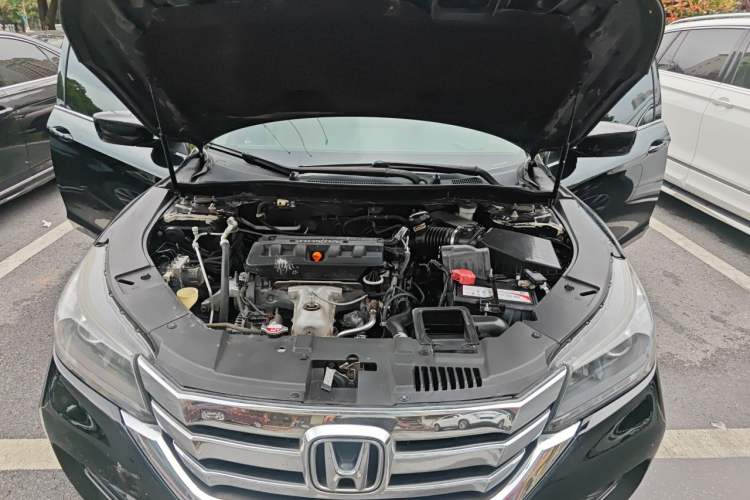 Used Honda Accord 2014 2.0L LX Comfort Edition Engine Bay