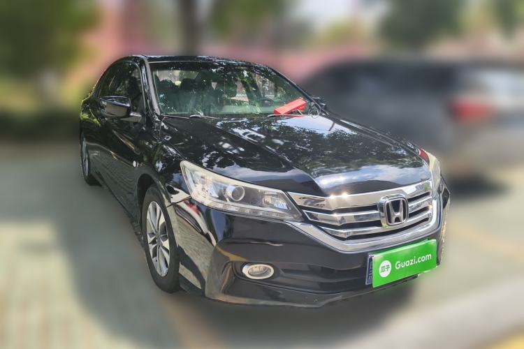 Used Honda Accord 2014 2.0L LX Comfort Edition Front Right 45 Deg