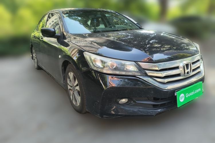 Used Honda Accord 2014 2.0L EXN Luxury Navigation Edition Front Right 45 Deg