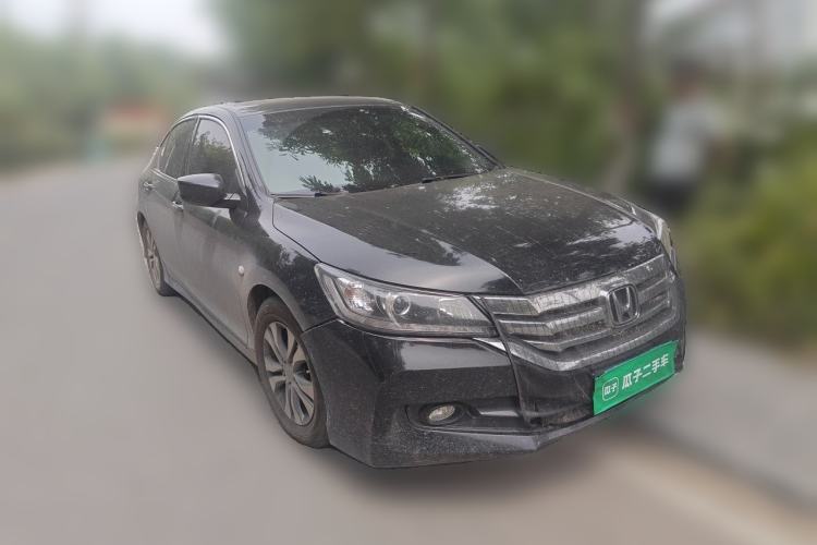Used Honda Accord 2014 2.0L EX Luxury Edition Front Right 45 Deg