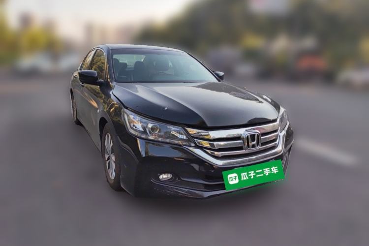 Used Honda Accord 2014 2.0L LX Comfort Edition Front Right 45 Deg