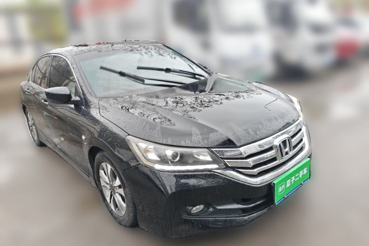 Used Honda Accord 2014 2.0L LX Comfort Edition Front Right 45 Deg