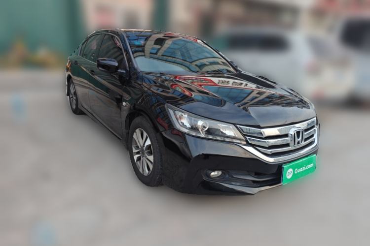 Used Honda Accord 2014 2.0L LX Comfort Edition Front Right 45 Deg