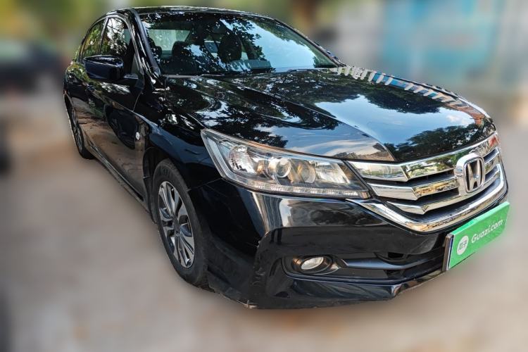Used Honda Accord 2014 2.0L LX Comfort Edition Front Right 45 Deg