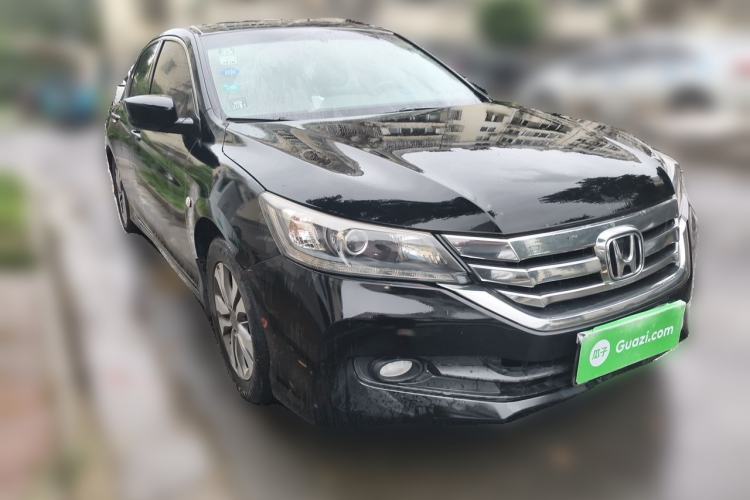 Used Honda Accord 2014 2.0L LX Comfort Edition Front Right 45 Deg