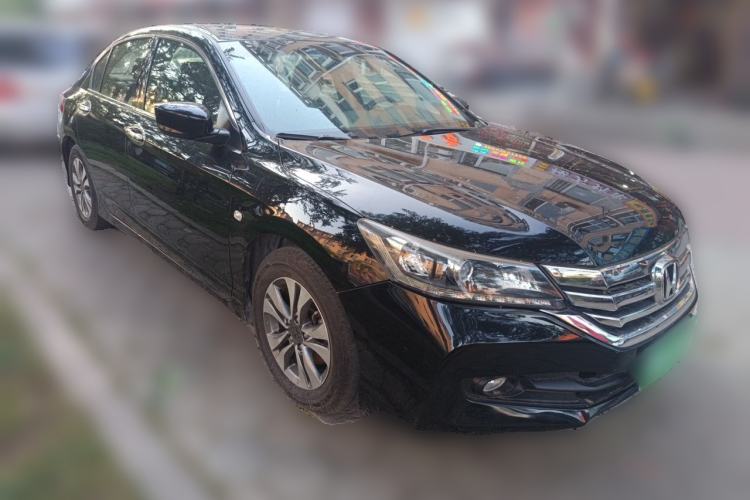 Used Honda Accord 2014 2.0L LX Comfort Edition Front Right 45 Deg