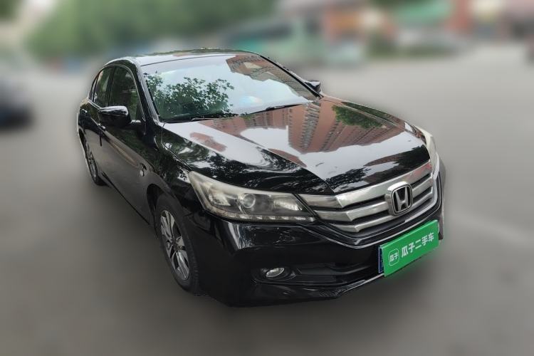 Used Honda Accord 2014 2.0L EX Luxury Edition Front Right 45 Deg