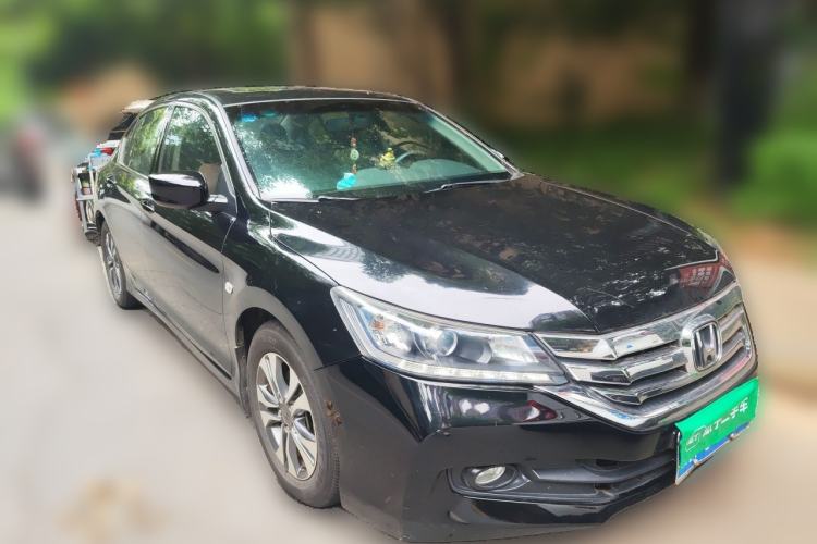 Used Honda Accord 2014 2.0L LX Comfort Edition Front Right 45 Deg