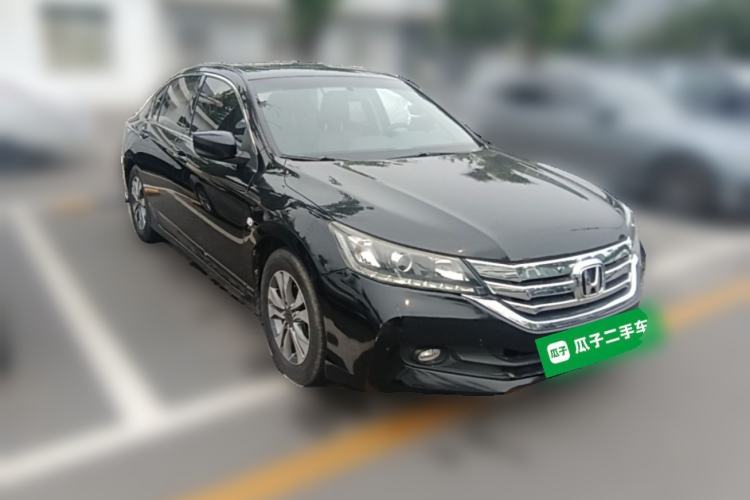 Used Honda Accord 2014 2.0L LX Comfort Edition Front Right 45 Deg