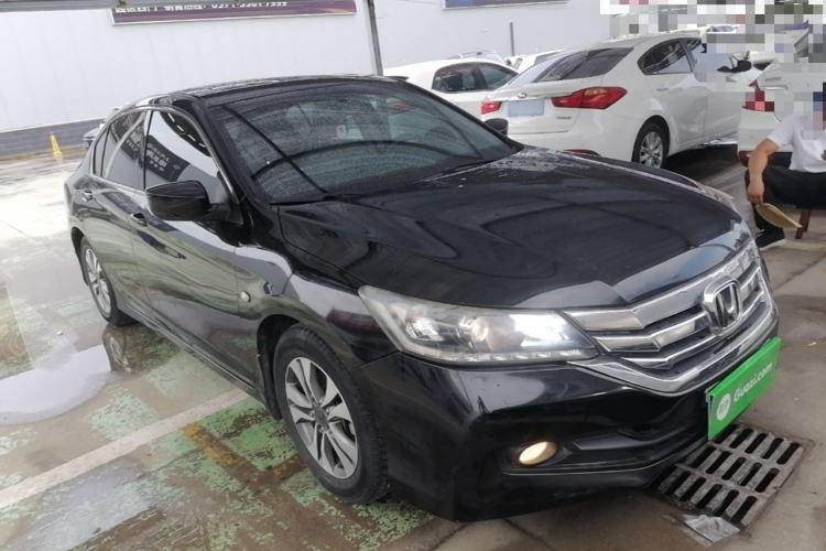 Used Honda Accord 2014 2.0L EX Luxury Edition Front Right 45 Deg