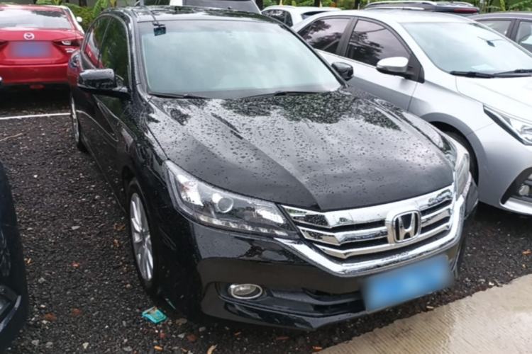 Used Honda Accord 2014 2.4L LX Comfort Edition Front Right 45 Deg