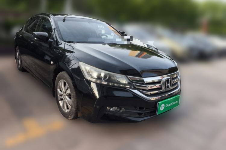 Used Honda Accord 2014 2.0L LX Comfort Edition Front Right 45 Deg