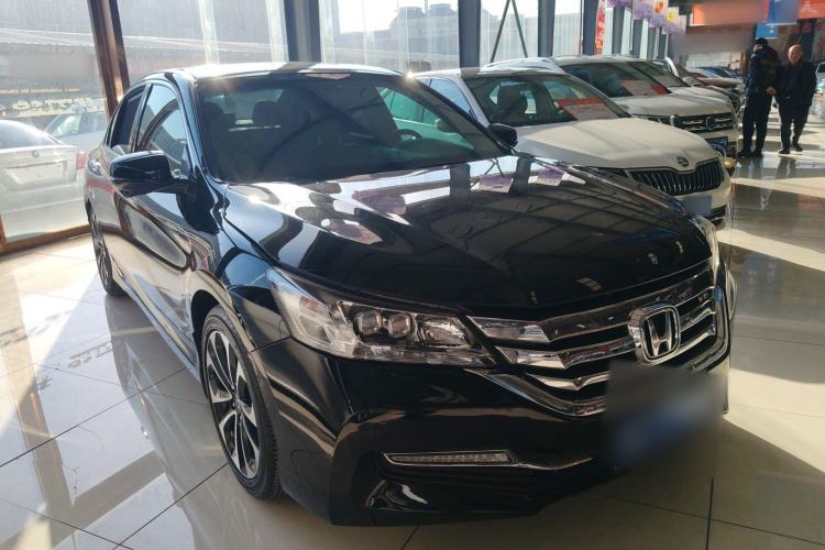 Used Honda Accord 2014 3.0L VTI Prestige Edition Front Right 45 Deg
