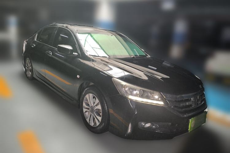 Used Honda Accord 2014 2.0L LX Comfort Edition Front Right 45 Deg