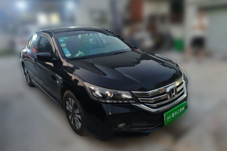 Used Honda Accord 2014 2.0L EX Luxury Edition Front Right 45 Deg