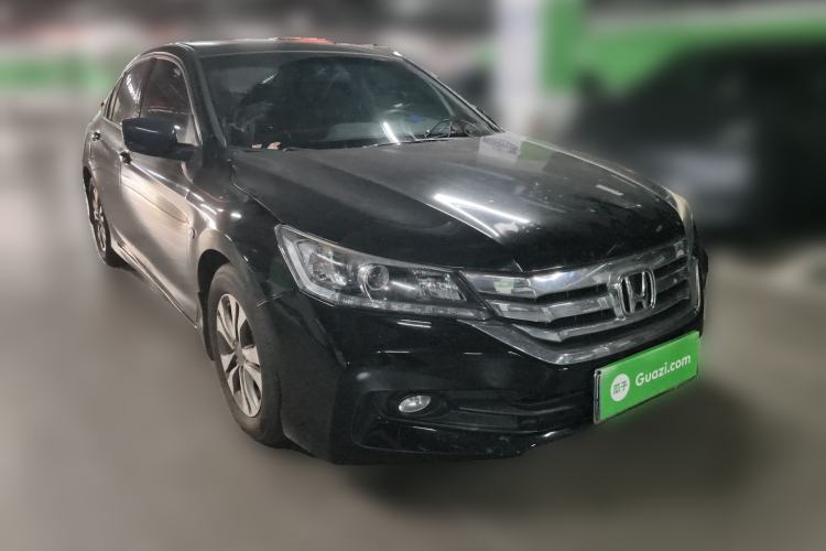 Used Honda Accord 2014 2.0L LX Comfort Edition Front Right 45 Deg