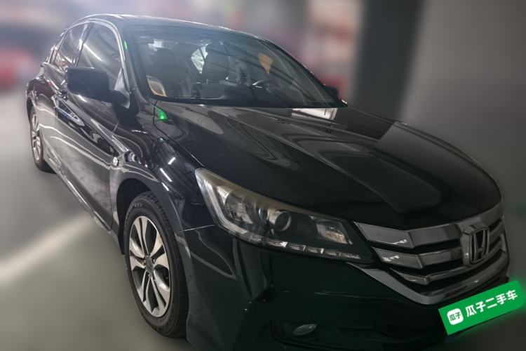Used Honda Accord 2014 2.0L LX Comfort Edition Front Right 45 Deg