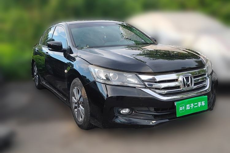 Used Honda Accord 2014 2.0L EX Luxury Edition Front Right 45 Deg