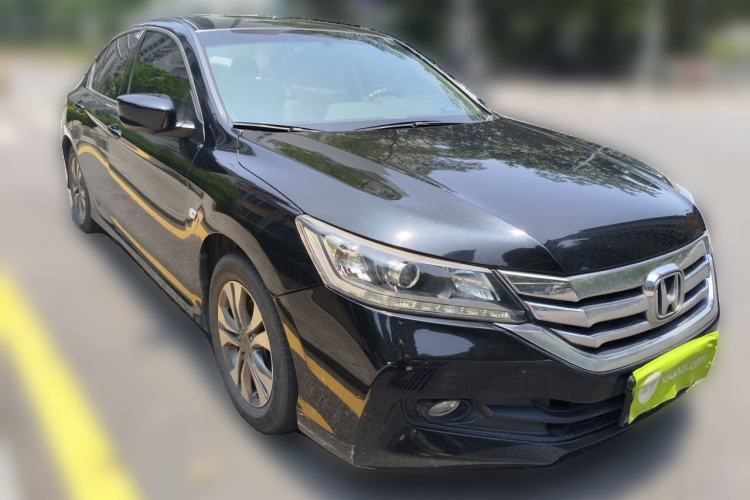Used Honda Accord 2014 2.0L EX Luxury Edition Front Right 45 Deg
