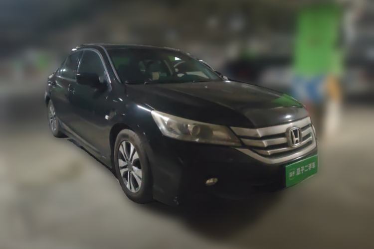 Used Honda Accord 2014 2.0L EX Luxury Edition Front Right 45 Deg