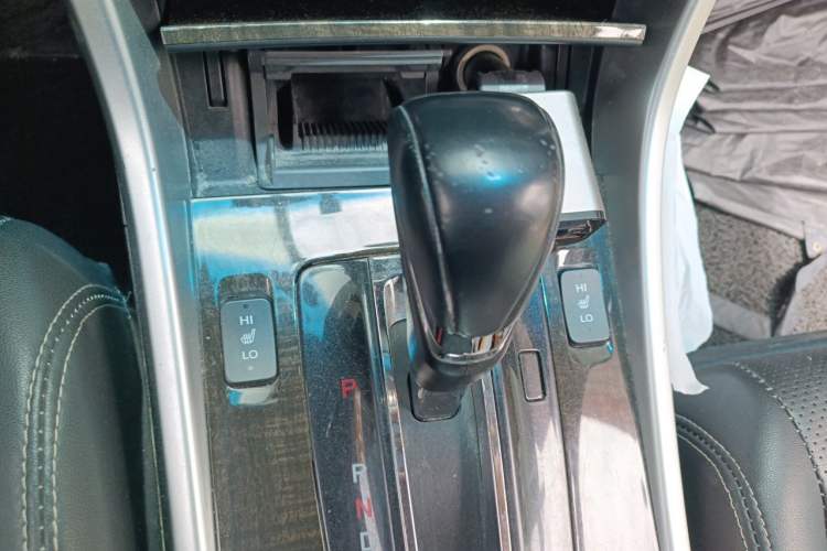 Used Honda Accord 2014 2.4L EXN Luxury Navigation Edition Gear Lever