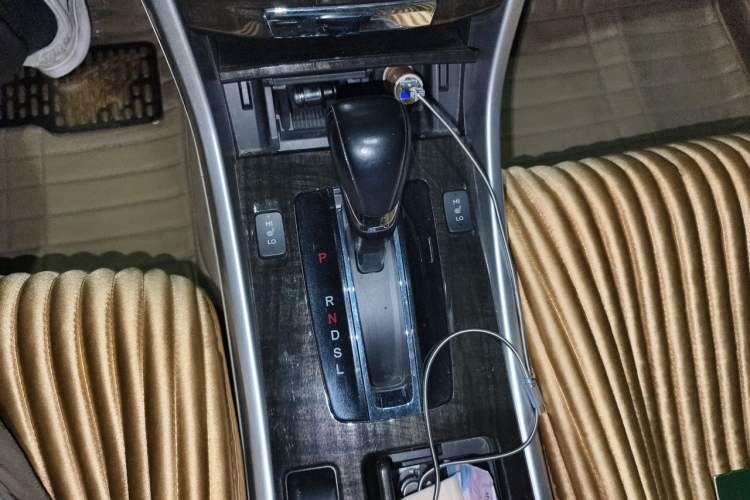 Used Honda Accord 2014 2.4L EXN Luxury Navigation Edition Gear Lever