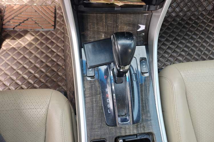 Used Honda Accord 2014 2.4L EX Luxury Edition Gear Lever