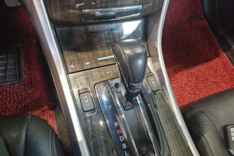 Used Honda Accord 2014 2.4L EXN Luxury Navigation Edition Gear Lever