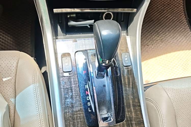 Used Honda Accord 2014 2.4L EXN Luxury Navigation Edition Gear Lever