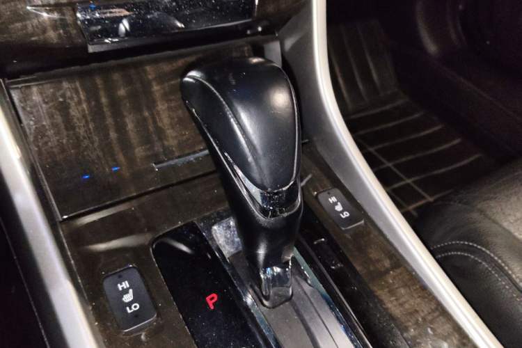 Used Honda Accord 2014 2.4L EXN Luxury Navigation Edition Gear Lever