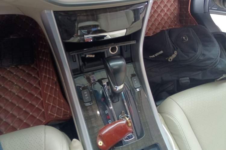 Used Honda Accord 2014 2.4L EX Luxury Edition Gear Lever