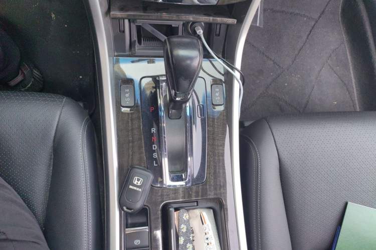 Used Honda Accord 2014 2.4L EX Luxury Edition Gear Lever