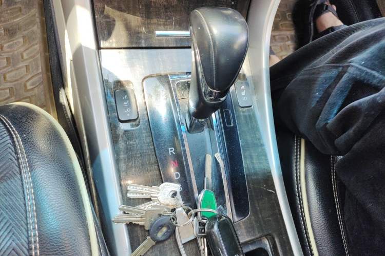 Used Honda Accord 2014 2.4L EX Luxury Edition Gear Lever